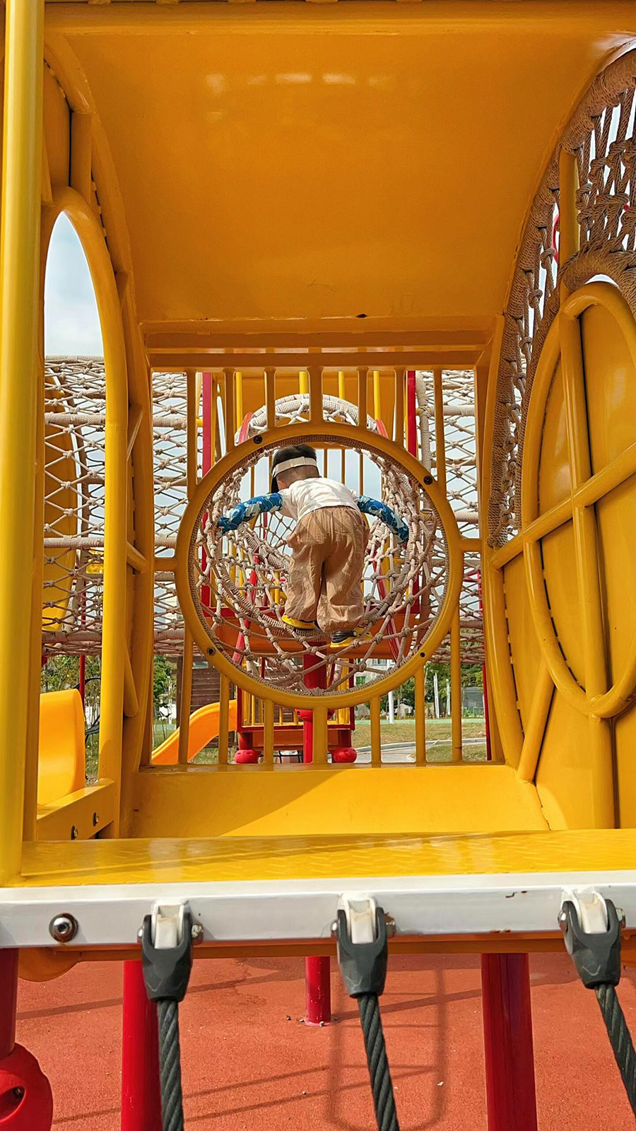 公园攀爬游乐设备局部图