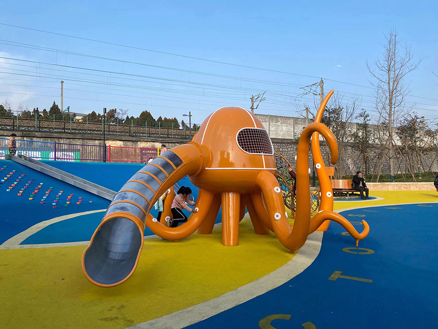 章鱼造型无动力游乐设备侧面图