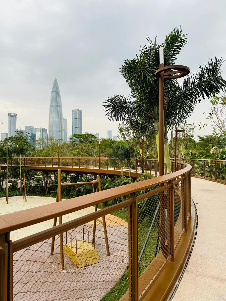 螃蟹造型木质非标游乐设备配套