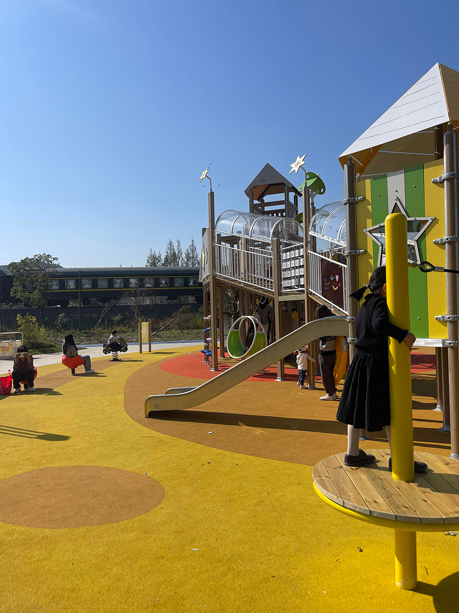 大型公园不锈钢儿童滑梯